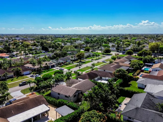 3-bedroom home for sale in Miami - 11541 SW 100th St - MondialRealty