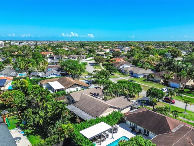 3-bedroom home for sale in Miami - 11541 SW 100th St - MondialRealty