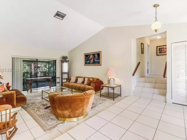 3-bedroom home for sale in Miami - 11541 SW 100th St - MondialRealty