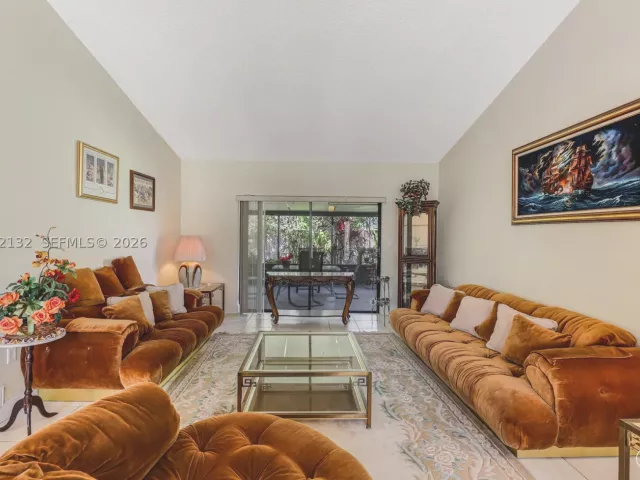 3-bedroom home for sale in Miami - 11541 SW 100th St - MondialRealty