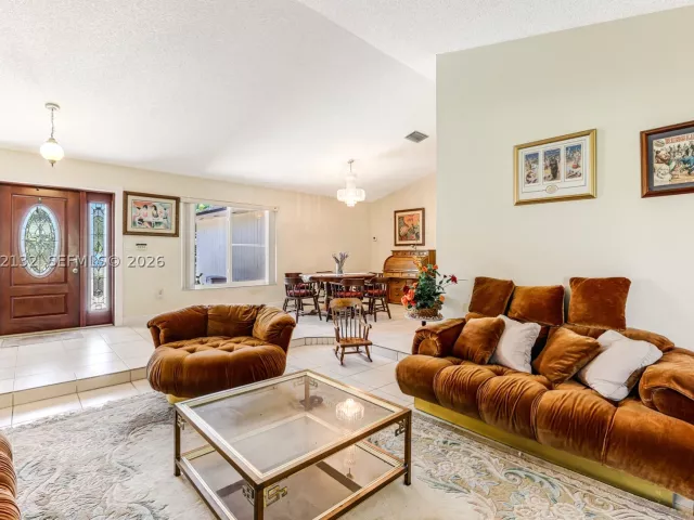 3-bedroom home for sale in Miami - 11541 SW 100th St - MondialRealty