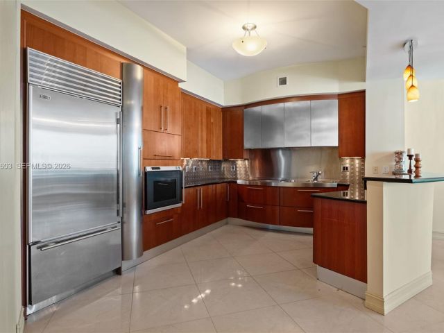 Apartment for sale  Unit #1808 - photo 7495992