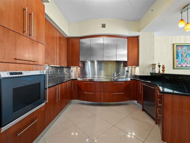 Apartment for sale  Unit #1808 - photo 7495993