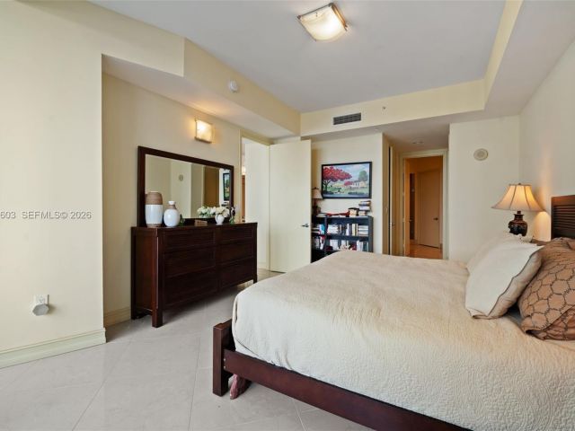 Apartment for sale  Unit #1808 - photo 7496001