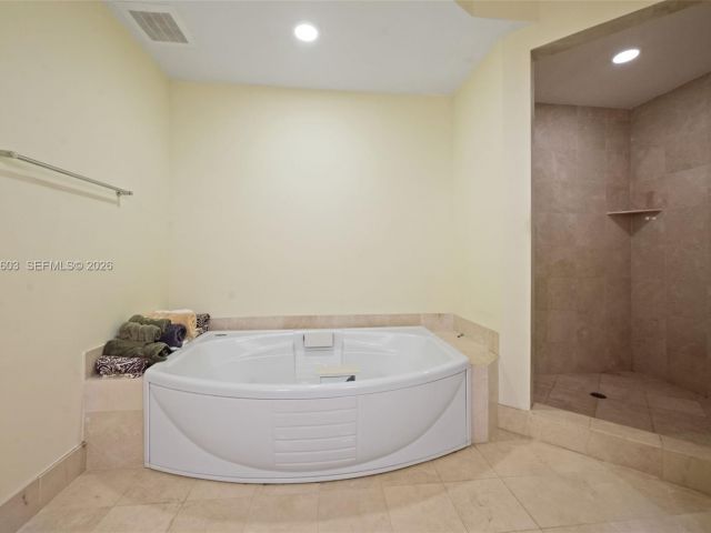 Apartment for sale  Unit #1808 - photo 7496003