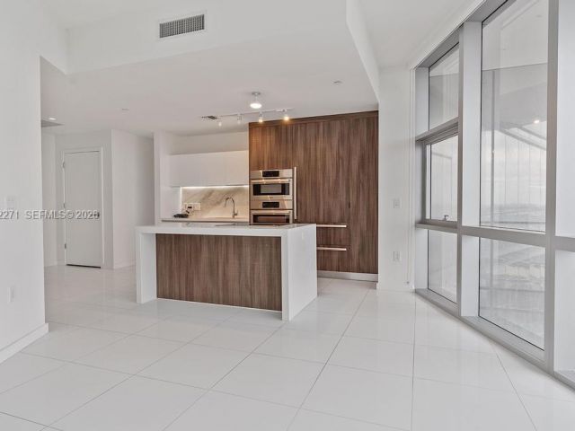 Apartment for sale  Unit #2102 - photo 7488004