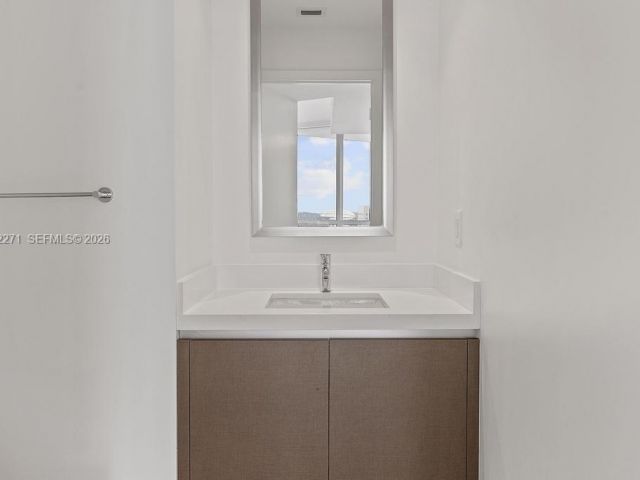 Apartment for sale  Unit #2102 - photo 7488010