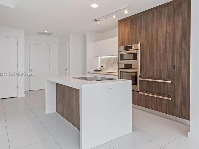 Apartment for sale  Unit #2102 - photo 7488012