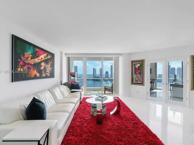 3-bedroom condo for sale in Aventura - 7000 Island Blvd 2609 - MondialRealty