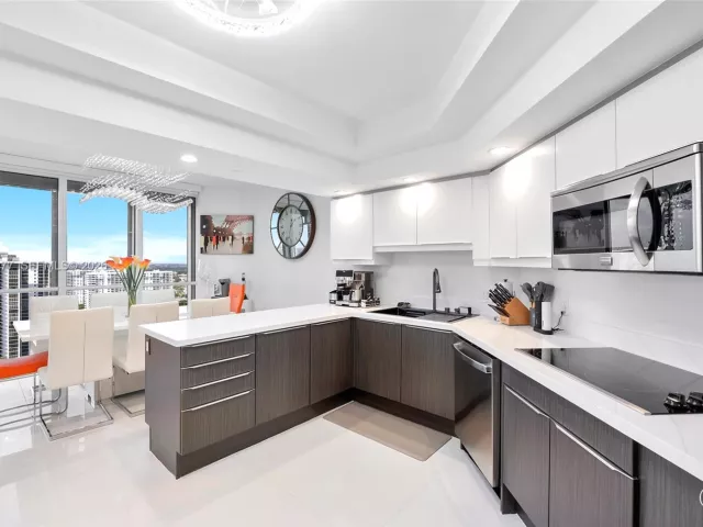 3-bedroom condo for sale in Aventura - 7000 Island Blvd 2609 - MondialRealty