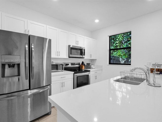 Home for sale at 1901 SW 5th Ct - photo 7482596