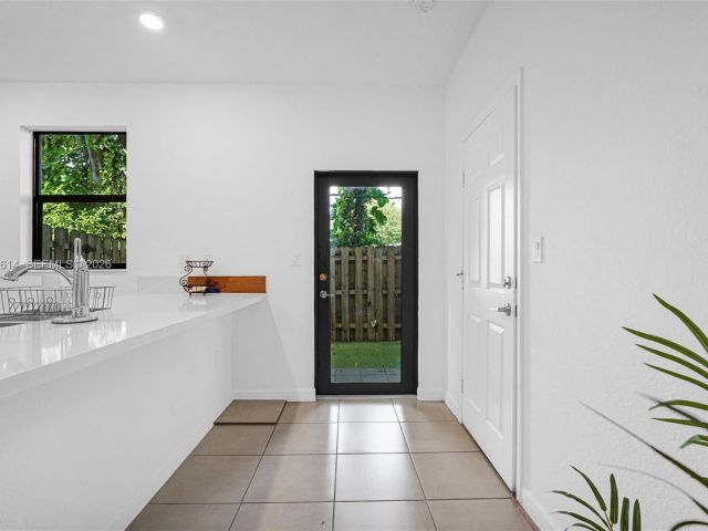 Home for sale at 1901 SW 5th Ct - photo 7482624