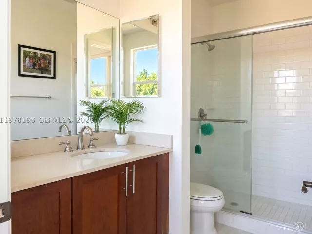 2-bedroom home for sale in Fort Lauderdale - 1308 SW 3rd Ct - MondialRealty