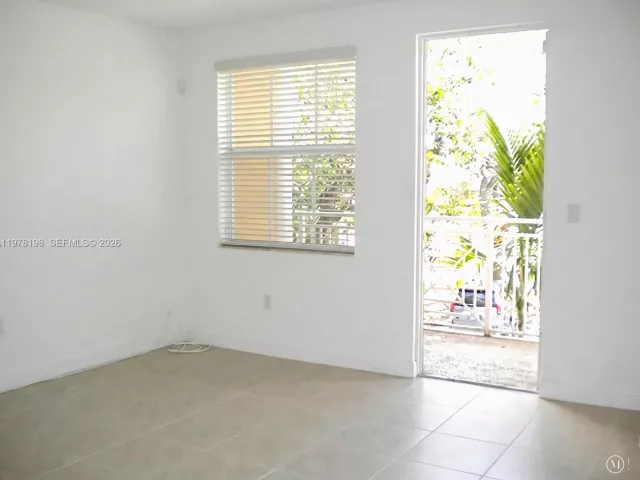 2-bedroom home for sale in Fort Lauderdale - 1308 SW 3rd Ct - MondialRealty