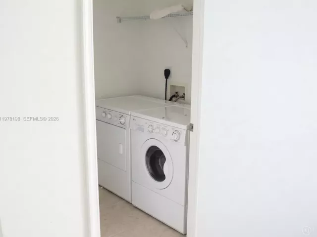 2-bedroom home for sale in Fort Lauderdale - 1308 SW 3rd Ct - MondialRealty