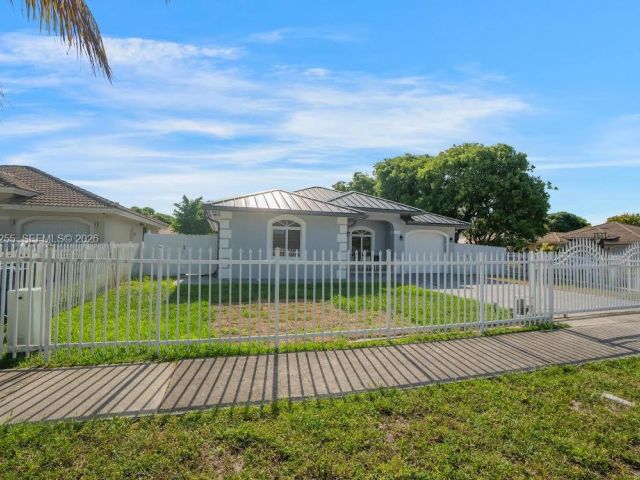 3-bedroom home for rent in Miami Gardens - 20560 NW 17th Ave - MondialRealty