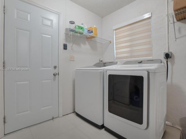 3-bedroom home for rent in Miami Gardens - 20560 NW 17th Ave - MondialRealty