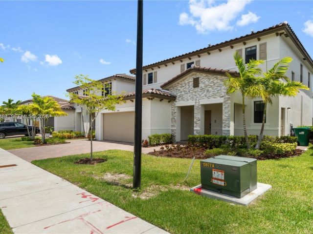 Home for rent at 11932 SW 241st Ter 11932 - photo 7458948