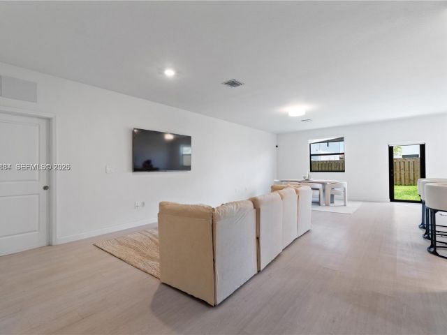 Home for rent at 11932 SW 241st Ter 11932 - photo 7458950