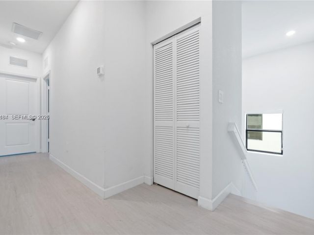 Home for rent at 11932 SW 241st Ter 11932 - photo 7458961