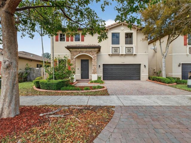 Home for rent at 11561 SW 232nd Ln 11561 - photo 7458826