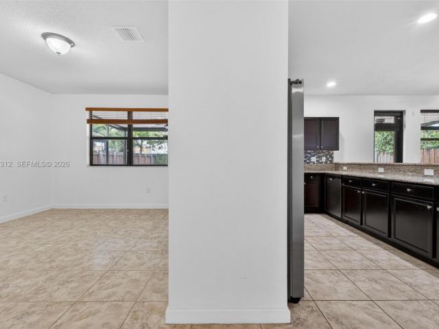 Home for rent at 11561 SW 232nd Ln 11561 - photo 7458834