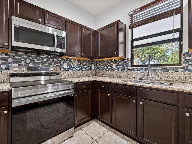 Home for rent at 11561 SW 232nd Ln 11561 - photo 7458839