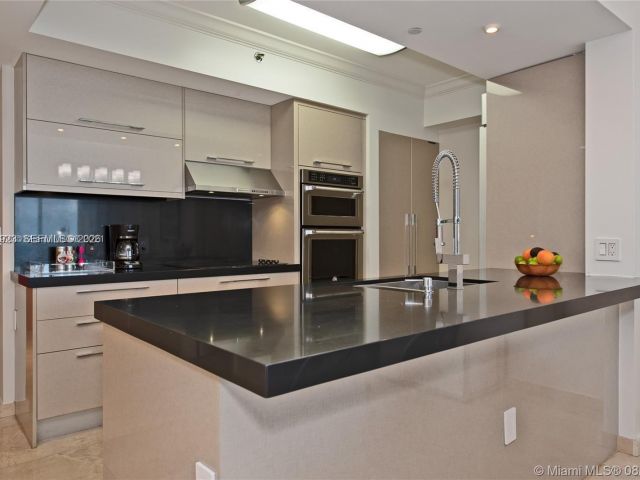 Apartment for rent  Unit #4004 - photo 7499353