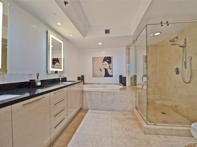 Apartment for rent  Unit #4004 - photo 7499354