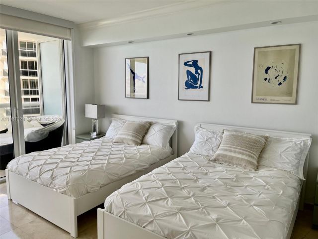 Apartment for rent  Unit #4004 - photo 7499356