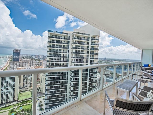 Apartment for rent  Unit #4004 - photo 7499359