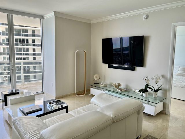 Apartment for rent  Unit #4004 - photo 7499362