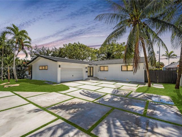 Home for sale at 11660 Canal Dr - photo 7525576