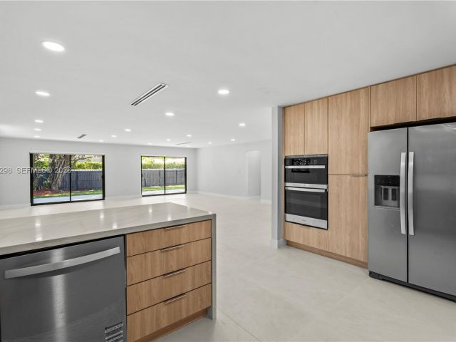 Home for sale at 11660 Canal Dr - photo 7525582