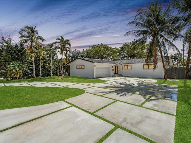 Home for sale at 11660 Canal Dr - photo 7525591