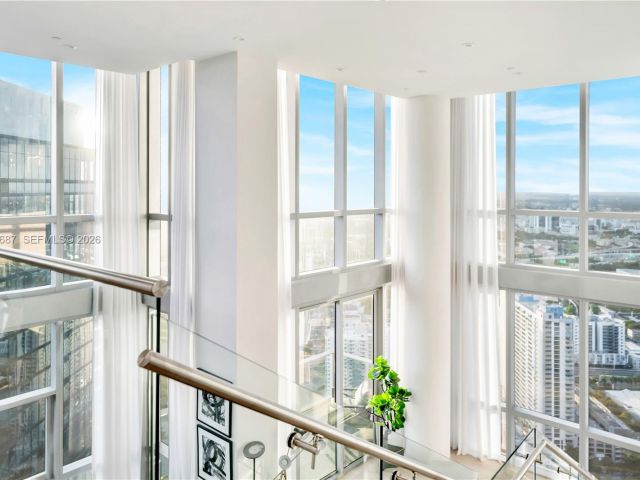 Apartment for rent  Unit #Penthouse 4612 - photo 7487951