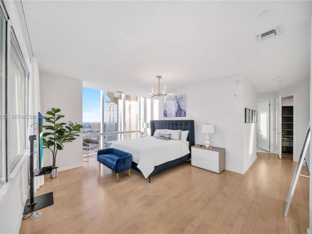 Apartment for rent  Unit #Penthouse 4612 - photo 7487957