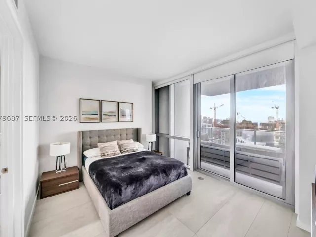 4-bedroom condo for rent in Miami - 851 NE 1st Avenue Penthouse 4612 - MondialRealty