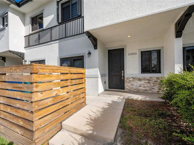 3-bedroom home for rent in Homestead - 13353 SW 250th Ter - MondialRealty