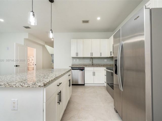 3-bedroom home for rent in Homestead - 13353 SW 250th Ter - MondialRealty