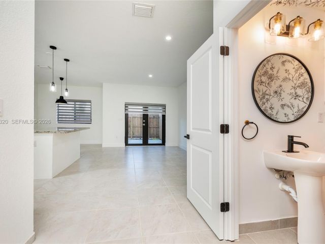 3-bedroom home for rent in Homestead - 13353 SW 250th Ter - MondialRealty