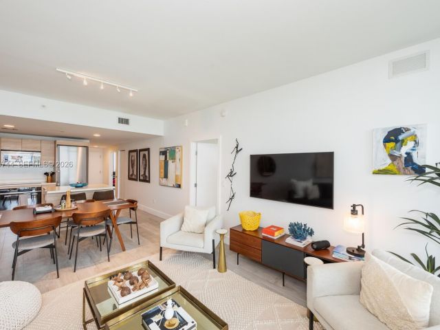 Apartment for rent  Unit #2304 - photo 7505224