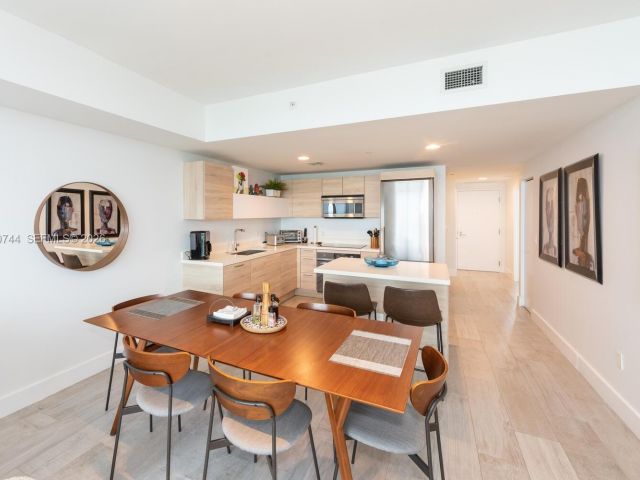 Apartment for rent  Unit #2304 - photo 7505225