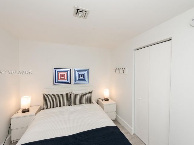 Apartment for rent  Unit #2304 - photo 7505229