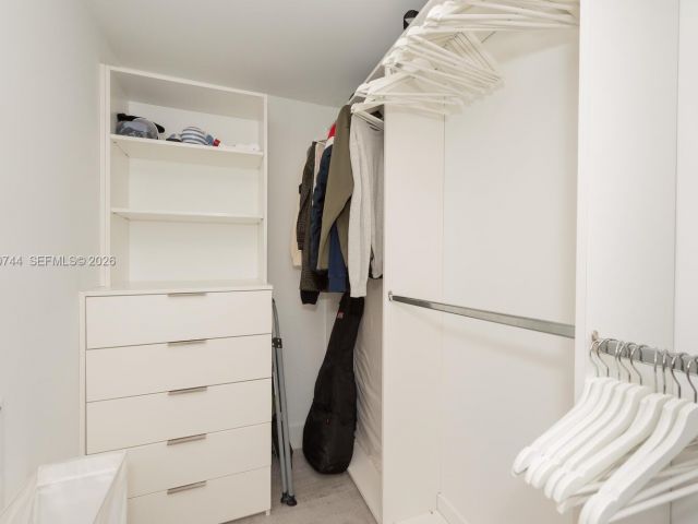 Apartment for rent  Unit #2304 - photo 7505236