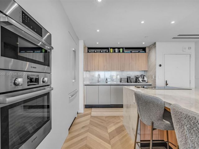 Apartment for sale  Unit #1035 - photo 7491717