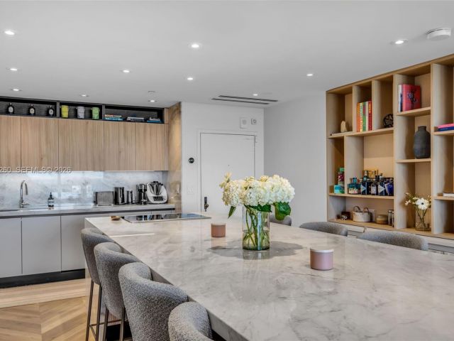 Apartment for sale  Unit #1035 - photo 7491718