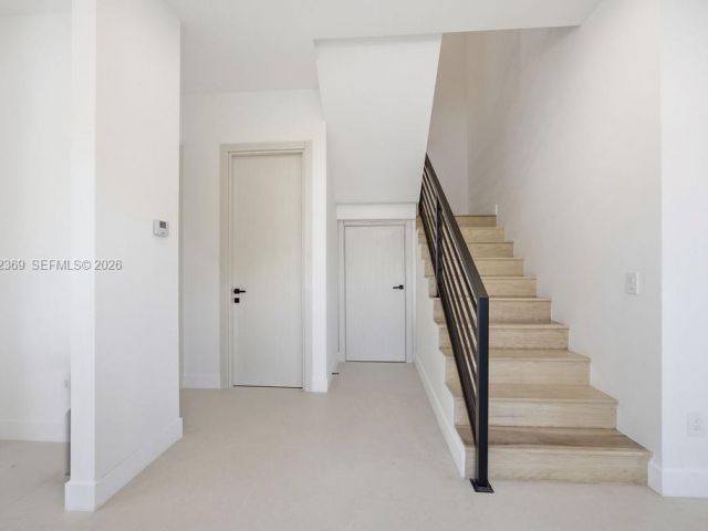 Home for rent at 1321 NE 13th Ave 1321 - photo 7515208