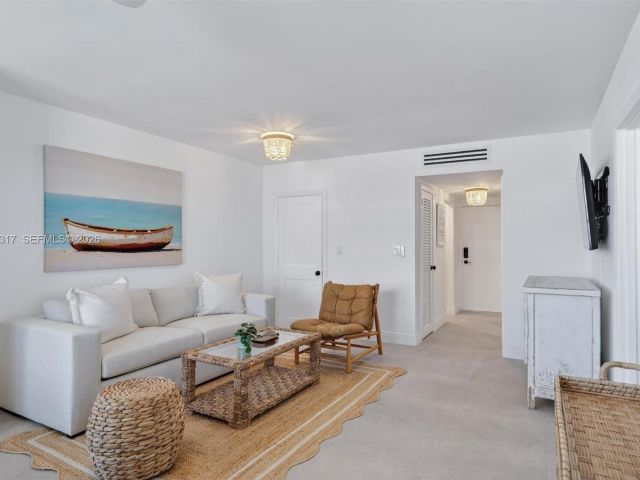 Apartment for rent  Unit #1223 - photo 7505504