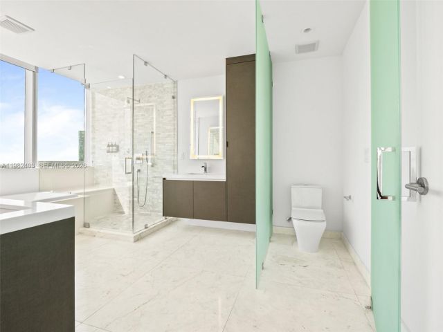 Apartment for rent  Unit #4801 - photo 7487935